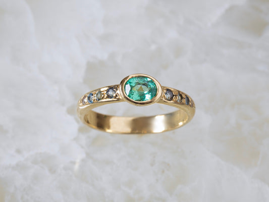 Jasmine Ring With Emerald